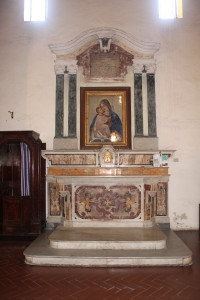 004 altare con Madonna e Bambino
